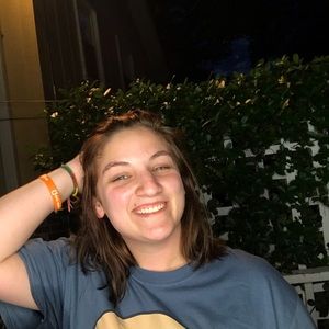 Meet your Posher, Carrie